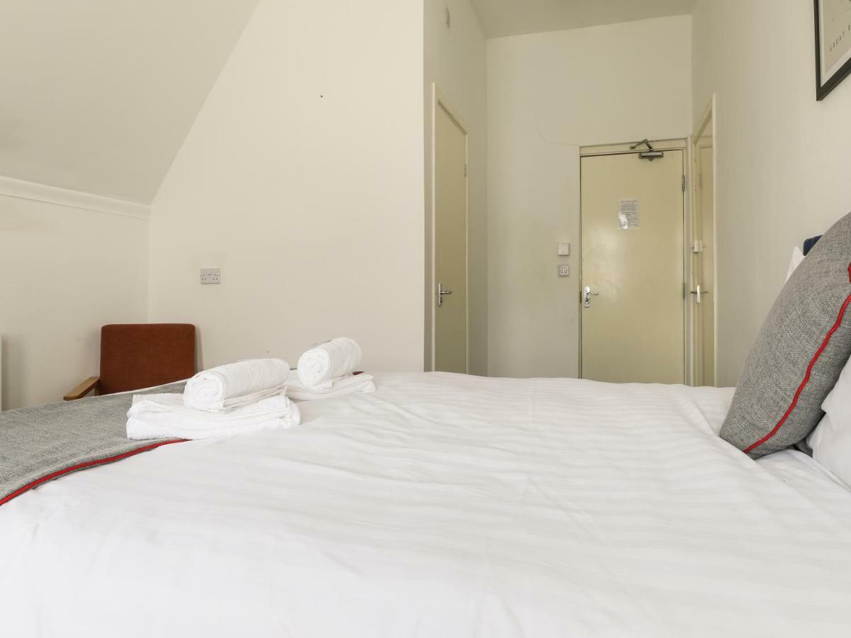 Oyo Hala Guest House Manchester Eksteriør billede